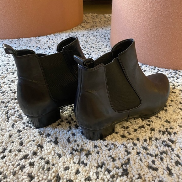 Black Leather Chelsea boots - only worn twice! - Picture 3 of 8